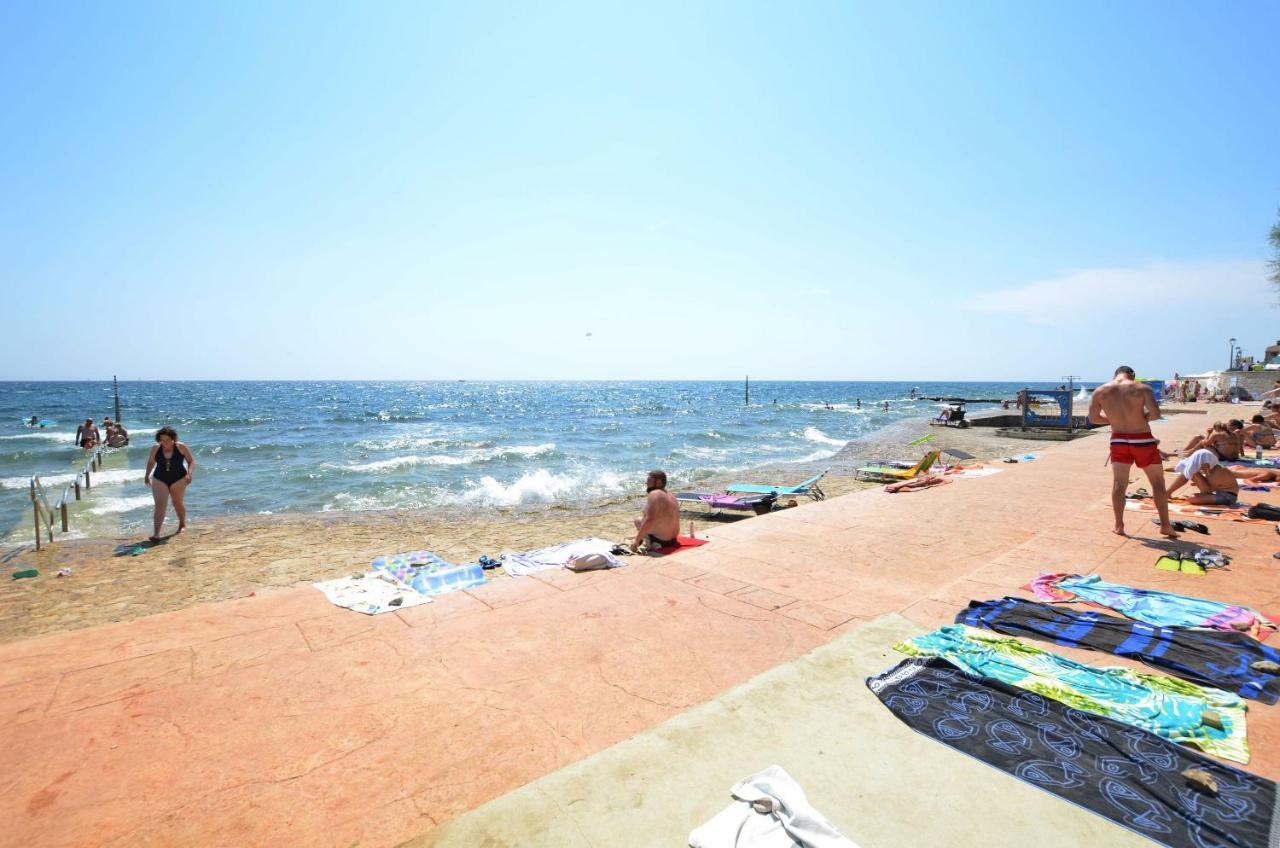 Apartment Auretta Novigrad  Екстер'єр фото